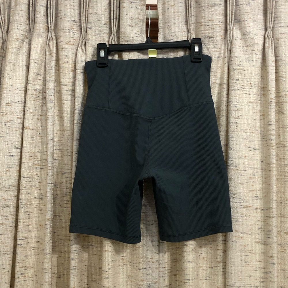 Athleta Rib 7" Elation Ultra High Rise Short - Small - Picture 7 of 7